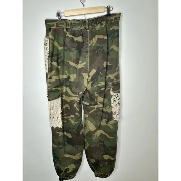 POL Boho Camo Distressed Crochet Patches Jogger Pants Medium - Picture 4 of 5